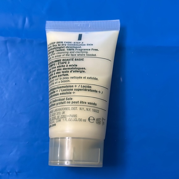 Clinique dramatically different moisturizing lotion+ 🌟NEW - Picture 3 of 7